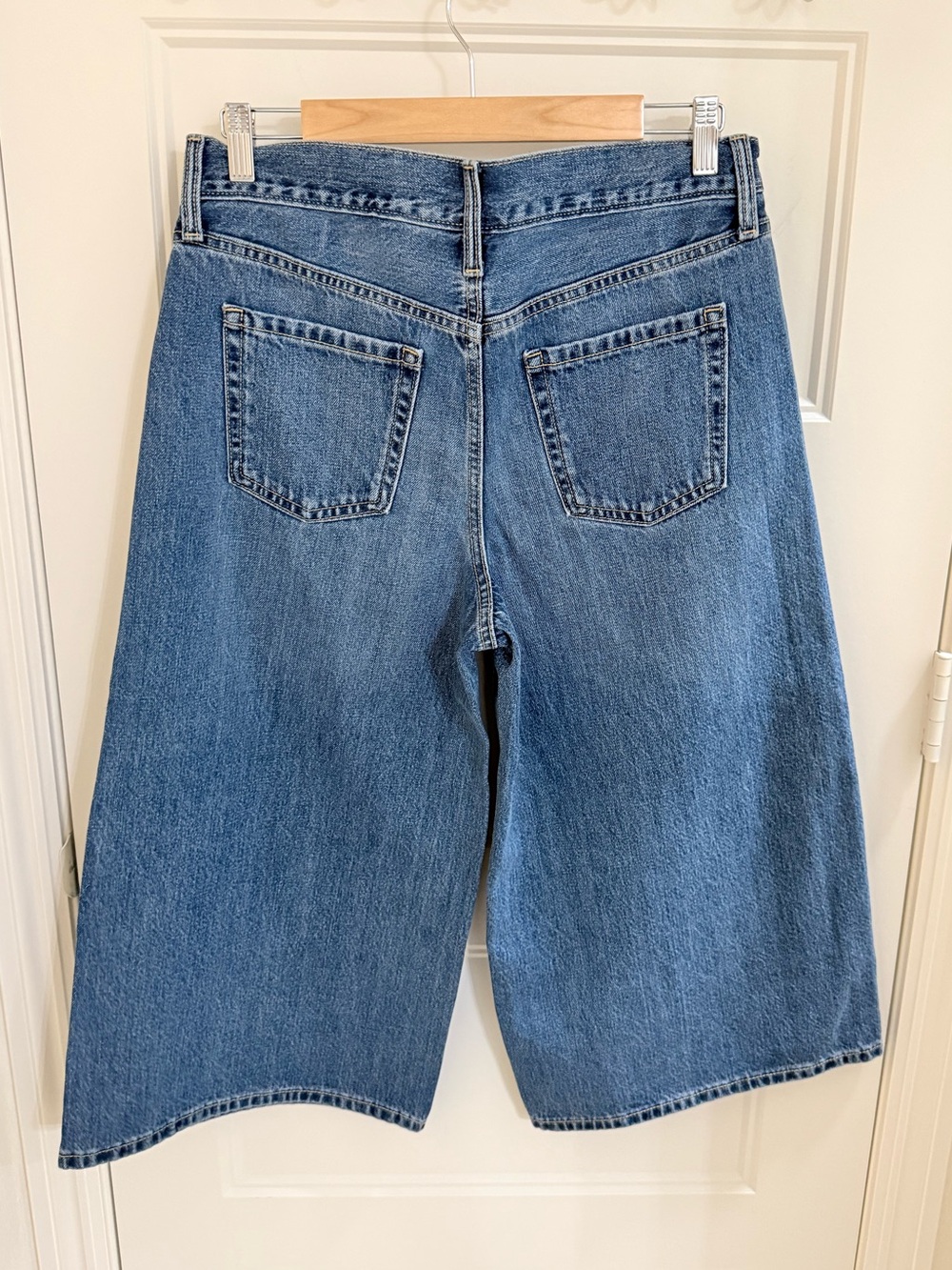 Old Navy Wide-Leg Cropped Blue Denim Jeans - Picture 6 of 7